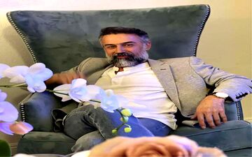 پسر دانیال حکیمی از خوشتیپی داره رو دست پدر بلند میشه!|عکس جدید پسر دانیال حکیمی، پسر کو ندارد نشان از پدر!

