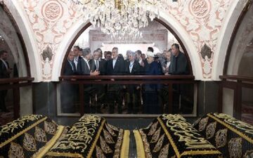 زیارت رئیس جمهور از حرم حضرت بی‌بی هیبت (س) در باکو 