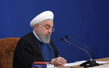 روحانی: تعطیلی فعالیت‌های اقتصادی غیر ممکن است