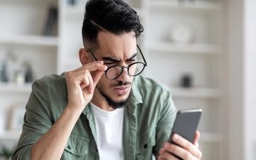 گوشی های دارای نمایشگر بزرگ برای چشم خوب هستند یا بد؟
