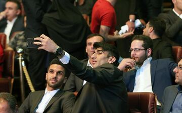 کفش طلا بجای دستکش طلا +عکس