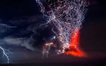 صاعقه جان ۲ جوان را در کرج گرفت