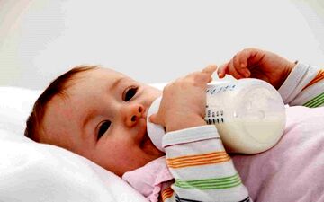 خطرات آلرژی به شیر گاو در خردسالان