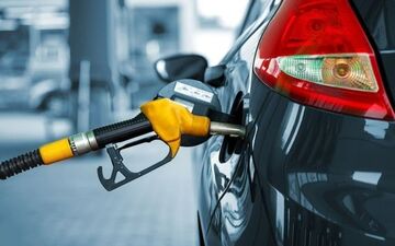 کاهش ۴۰ درصدی مصرف بنزین؛ واقعیت آماری یا یک شایعه داغ؟