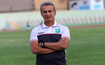 سرمربی تیم فوتبال خیبر خرم‌آباد برکنار شد