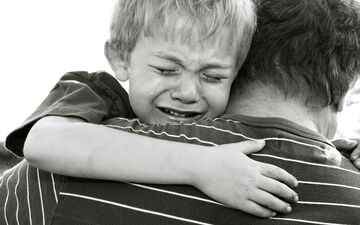 
چگونه از مفهوم سوگ با کودکان سخن بگوییم؟