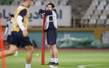 بازگشت آزمون به تعویق افتاد؛ سرمربی شباب الاهلی: او یکی از بهترین مهاجمان خلیج فارس است