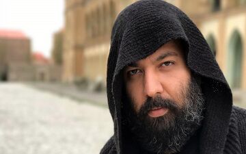 علی اوجی و بوسیدن مادر بازیگر محبوب زن! + عکس