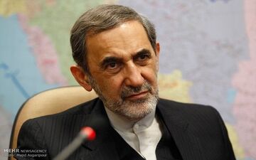 ترامپ بادوره‌گری دنبال جمع آوری پول برای اقتصاد ورشکسته امریکااست