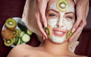ماسک کیوی؛ راز زیبایی پوست با انواع ماسک‌های طبیعی