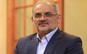 تاکید وزیر آموزش و پرورش بر بررسی دقیق تغییرات در کتب درسی 