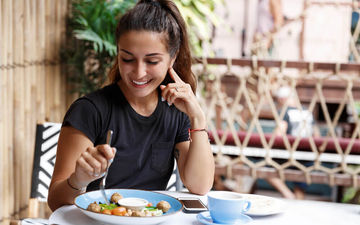 تنها زندگی میکنید؟ چند توصیه غذایی مهم که باید بدانید