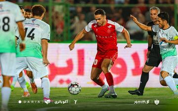احتمال جدایی اوستون اورونوف از پرسپولیس افزایش یافت