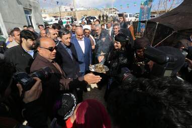 بازدید رئیس کمیته امداد کشور و  استاندار کرمانشاه از مناطق زلزله‌زده گهواره