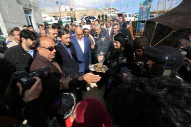 بازدید رئیس کمیته امداد کشور و  استاندار کرمانشاه از مناطق زلزله‌زده گهواره