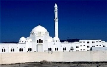 اولین نماز جمعه در تاریخ اسلام + فیلم 