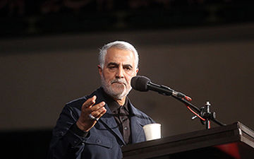 سردار سلیمانی: عماد مغنیه محور اساسی عملیات بود + فیلم