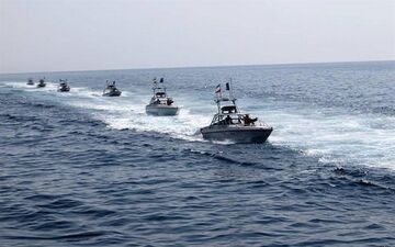 
 نیروی دریایی سپاه مانع از دزدی نفت ایران توسط ناو جنگی آمریکا
