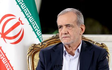 مسعود پزشکیان وارد سیرجان شد

