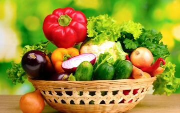 ترفندهایی ساده برای نگهداری بهتر میوه و سبزیجات +فیلم 