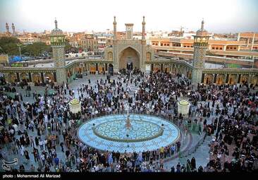 مراسم تعویض پرچم حرم حضرت معصومه (س) در شب اول ماه محرم + تصاویر
