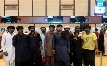 
آزادی ۱۰ ملوان ایرانی زندانی در کراچی پاکستان
