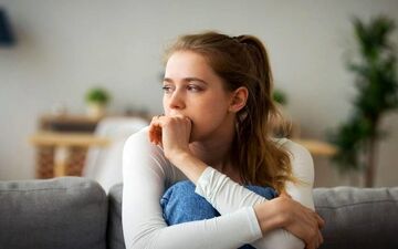 مراقب این ۱۰ علائم خطر باشید؛ نشانه‌های خیانت زن متأهل به شوهر