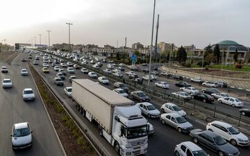 
ترافیک سنگین در ورودی شهر تهران
