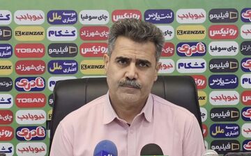 سرمربی صنعت‌نفت آبادان استعفا داد
