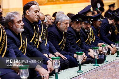 آیین شمعدان گردانی خادمان حرم حضرت معصومه(س)