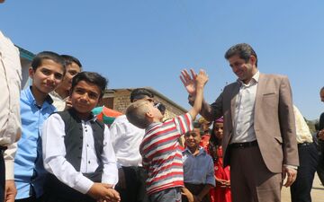 اهدای بیست دوچرخه  از سوی آموزش پرورش استان کرمانشاه به دانش‌آموزان روستای صفرشاه