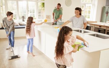  تیپ‌های شخصیتی مختلف در نظافت خانه: شما در کدام دسته هستید؟