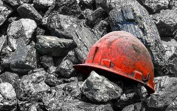 مرگ غم انگیز کارگر معدن در دامغان / حادثه در تونل رنگ خون به خود گرفت!
