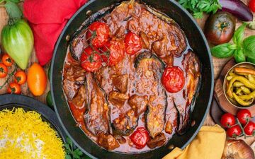 طرز تهیه قیمه بادمجان مجلسی و خوشمزه | دستور پخت مرحله‌به‌مرحله