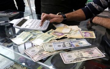 
قیمت دلار، یورو و پوند امروز یکشنبه ۵ مرداد 1404/ افزایش قیمت دلار و یورو+ جدول
