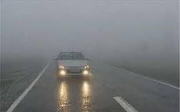 مه گرفتگی و بارش باران در نیمه شمالی کشور/ترافیک در آزادراه کرج