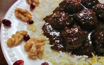 خورش فسنجان خوشمزه و مجلسی با گوشت قلقلی رو این طوری درست کن/ بی نظیر است!