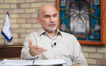 انتقاد فرشاد مومنی از آمار بیکاری رسمی و وضعیت اشتغال کشور