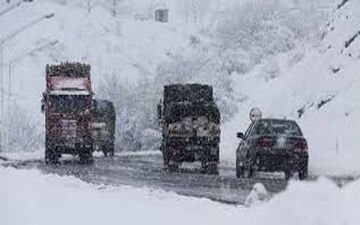 بارش برف و باران در جاده‌های ١٢استان/ ترافیک روان در اکثر محورها