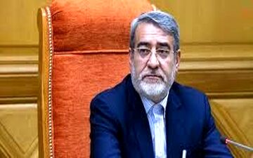 عدم حضور وزیر کشور در کمیسیون شوراها برای پاسخگویی به سوال نمایندگان