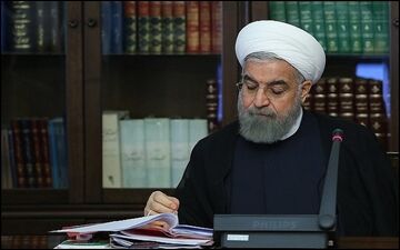 نظریه پردازی های علمی در دانش هائی که منشاء خارجی دارد صورت گیرد