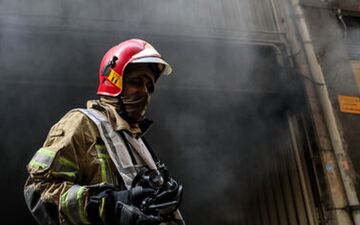 5 زن و مرد و کودک در محاصره آتش سوزی وحشت آور یک خانه در درچه خمینی شهر
