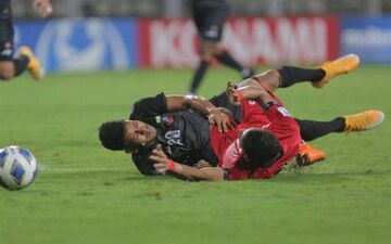 داور باید چند پنالتی برای پرسپولیس مقابل گوا می‌گرفت؟ 