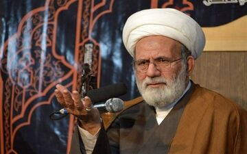 امام جمعه موقت مشهد: کسی فکر نکند آمریکا یک دقیقه می‌تواند صداقت بخرج دهد