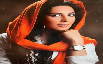 "لیلا بلوکات" یهو چقدر جوون شد؛ خانم ایران و اروپا رو قاطی کرد شد روسری با شلوارک! 