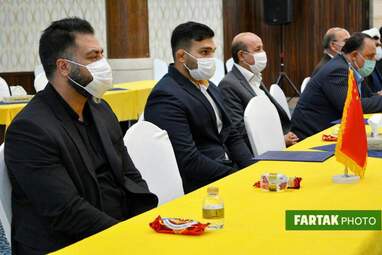 اهدا احکام مدیرکل، اعضای شورهای، مدیران کل و معاونان مرکز گسترش سازمان مقاومتی استان کرمانشاه