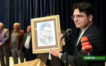 آیین بزرگداشت استاد صمد امیریان شاهنامه‌پژو و نویسنده فرهنگ شاهنامه در روز معلم