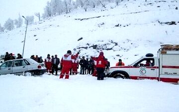 کشته شدن یک کارگر آزادراه تهران-شمال در ریزش بهمن جاده چالوس