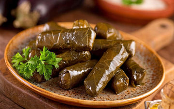 دلمه برگ مو: آموزش پخت غذای سنتی و خوشمزه ایرانی