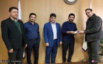  رونمایی از کتاب مکالمات معتبر کشتی به زبان انگلیسی در محل فدراسیون کشتی
